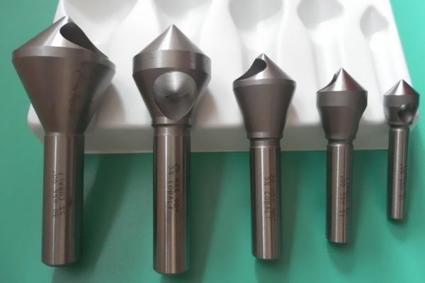 Chamfering knife: Master of detail in machining